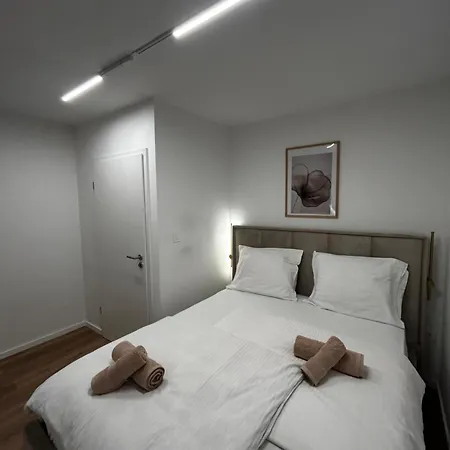Eluma Apartment *